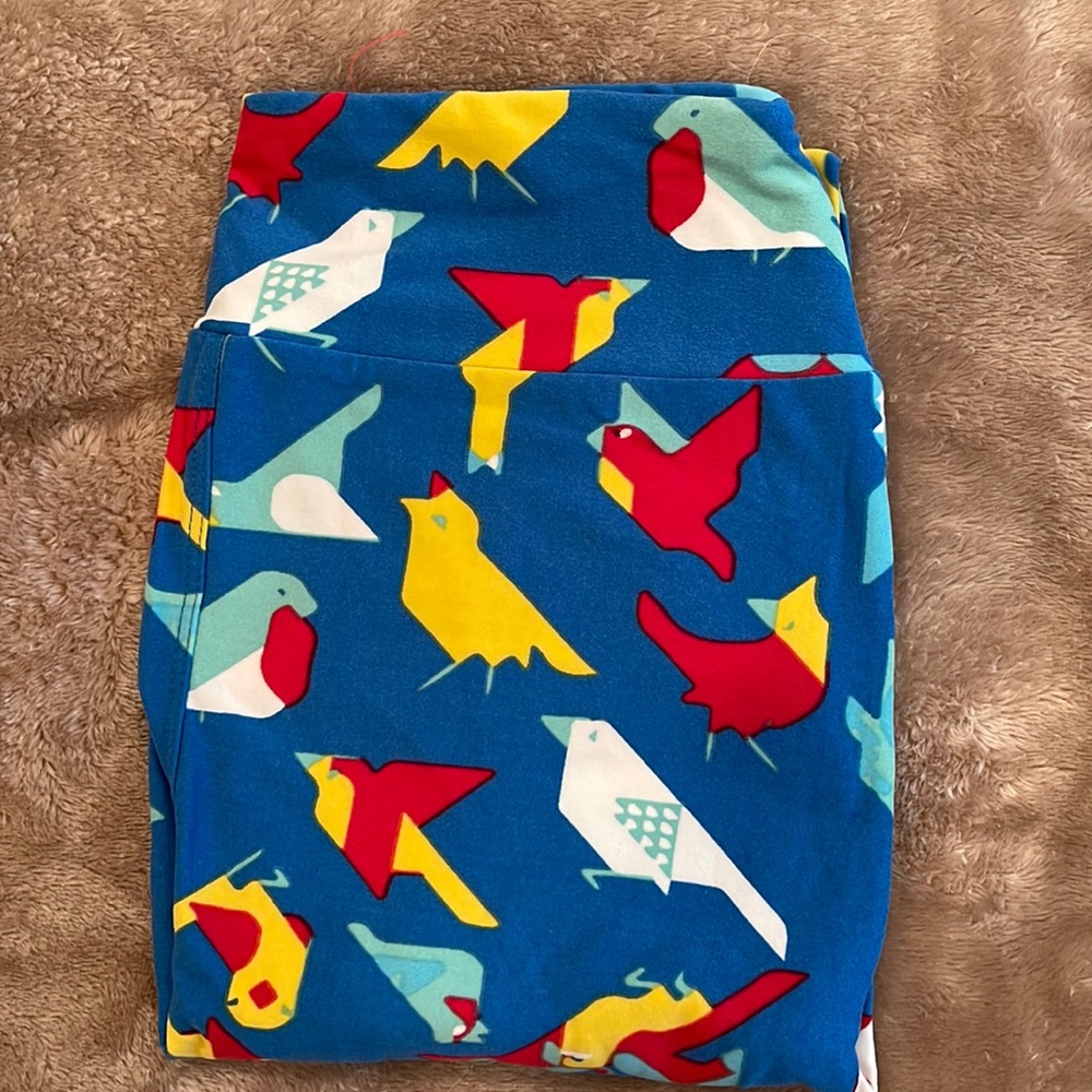 Lularoe legging size- ONE SIZE- 0-12. Yoga waistband. new with tags.